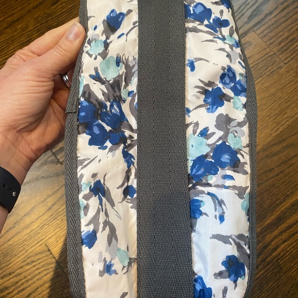 LeSportsac Classic Hobo Grace - Picture 5 of 7